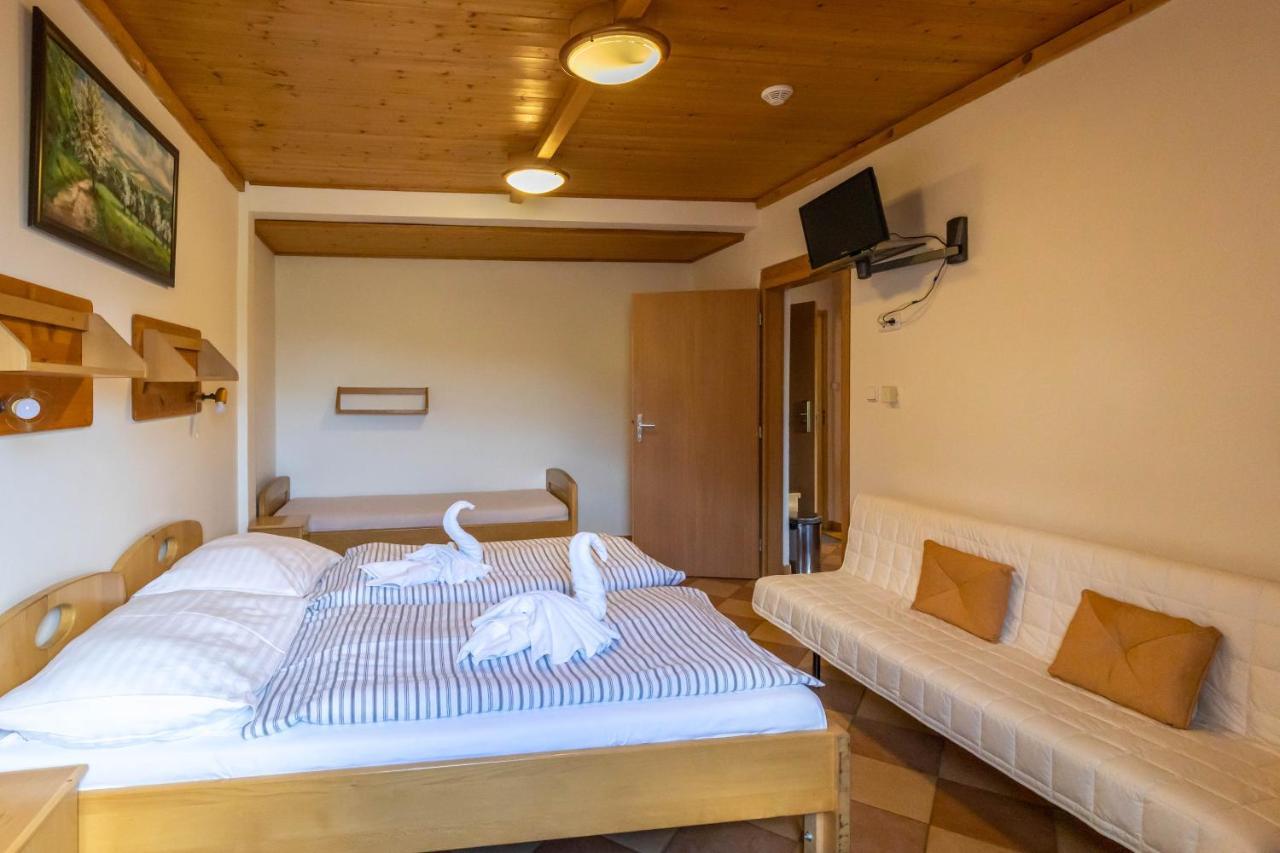 Horsky Hotel Rajska Bouda Malenovice  Exteriör bild